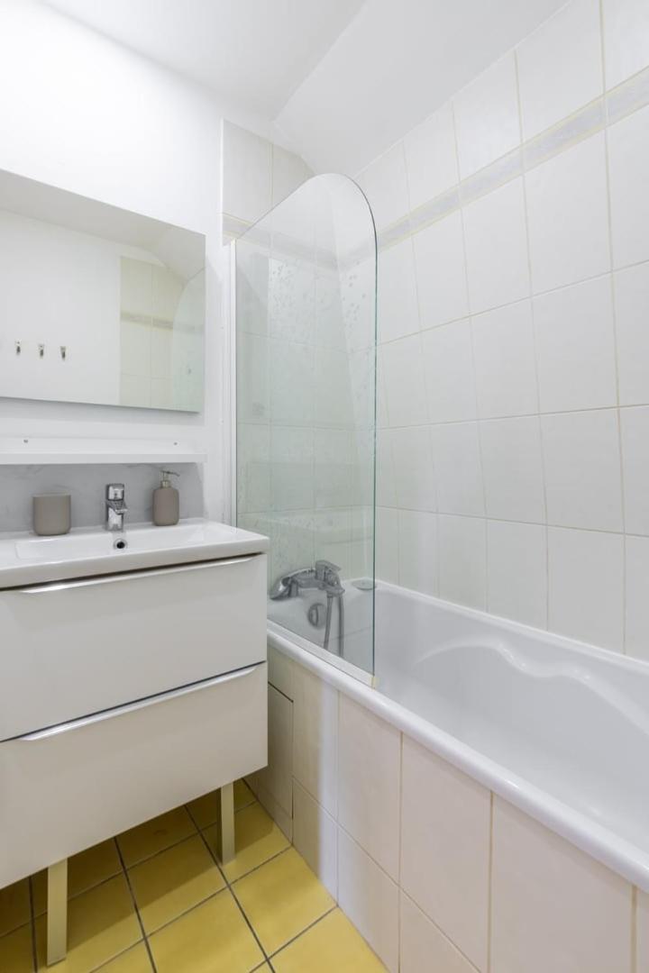 Charming 2-Bedroom Apartment At Croise Laroche Marcq-en-Baroeul Exterior photo